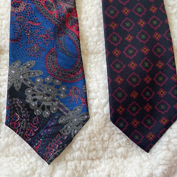 Collection of Six Designer Ties Shades of Blue Plum & Red Various Tie Patterns - Picture 4 of 9
